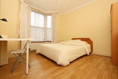 3 Beatiful Rooms on the Road to Stratford  Main Photo