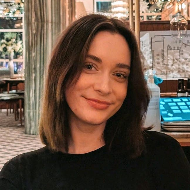 Professional Female seeks a double room Main Photo