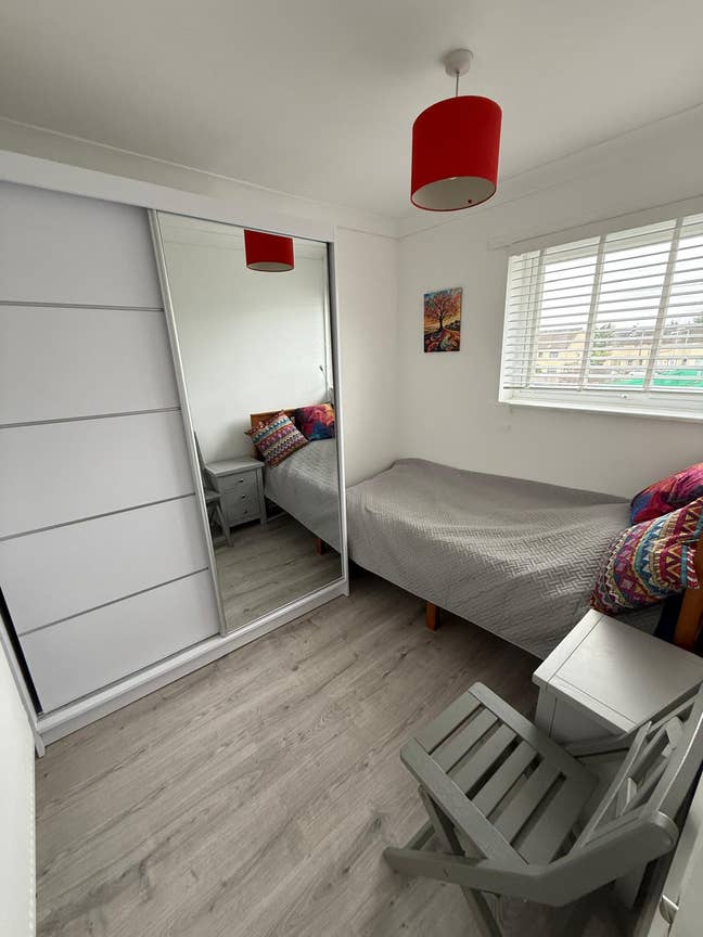 Furnished Single Room Available in L33 Main Photo