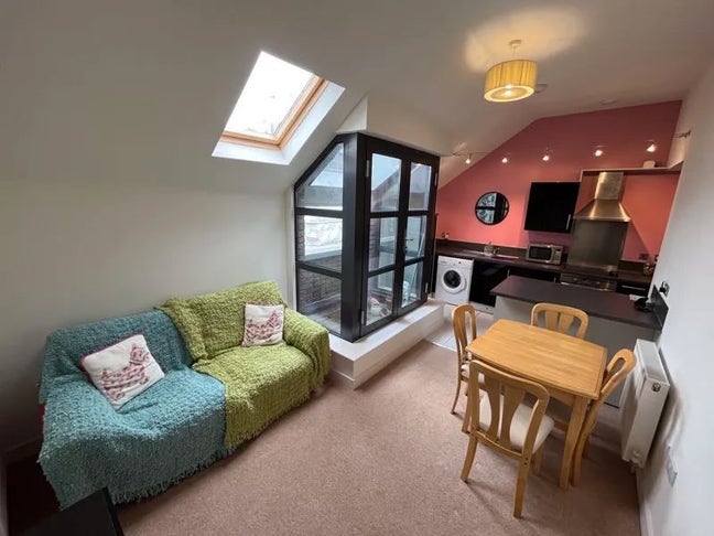 Double Room - Harbourside available now!  Main Photo