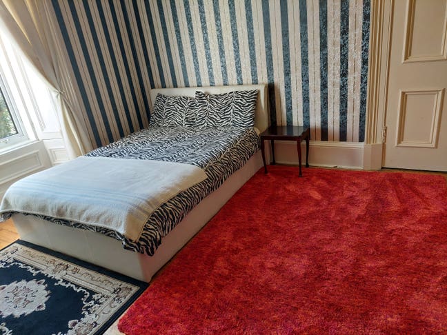 Double room with private bathroom- long term Main Photo