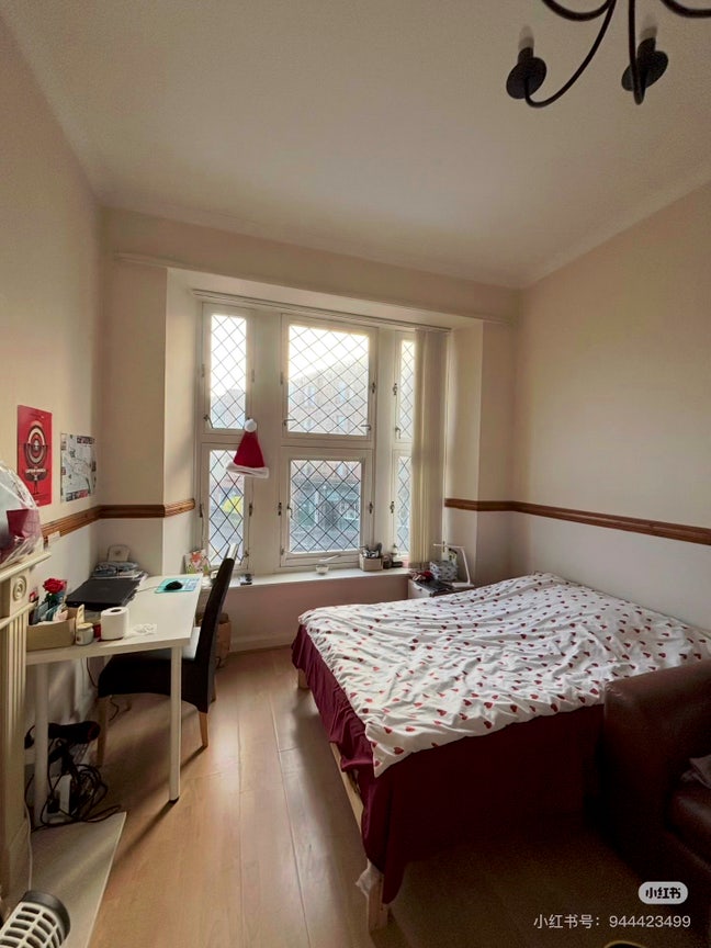 Double Room available in Partick Main Photo