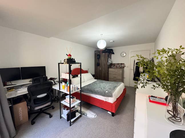 Spacious Dble Bedroom, Private Bath, Large Balcony Main Photo