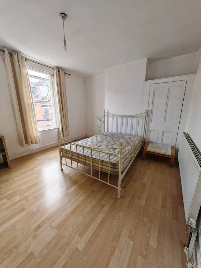 King Room to Rent | Furnished | &pound;550 All-Inclusive Main Photo