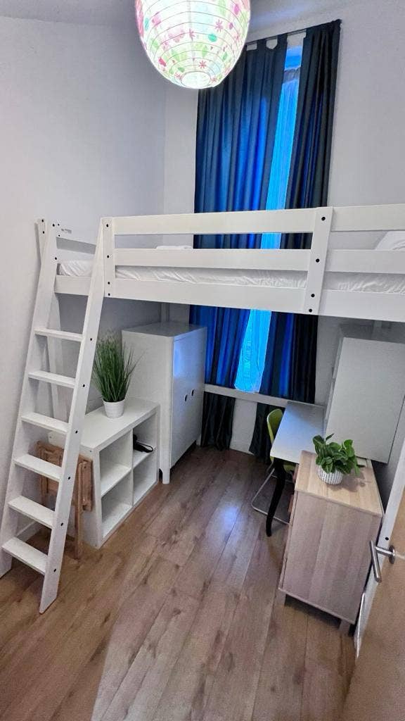 Room in shared apartment L1 Main Photo