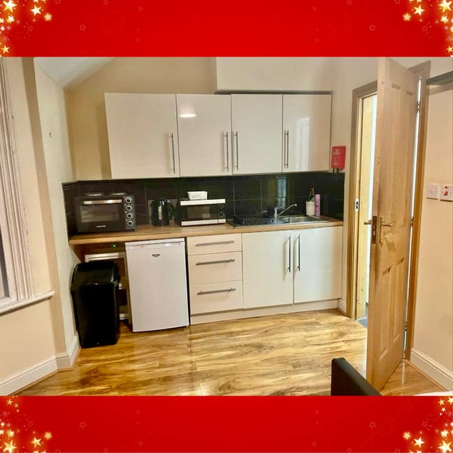 ❤️Town Centre❤️Stunning Studio Flat❤️All Bills Inc Main Photo