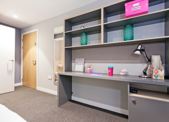 Self-Contained Studio Room Main Photo