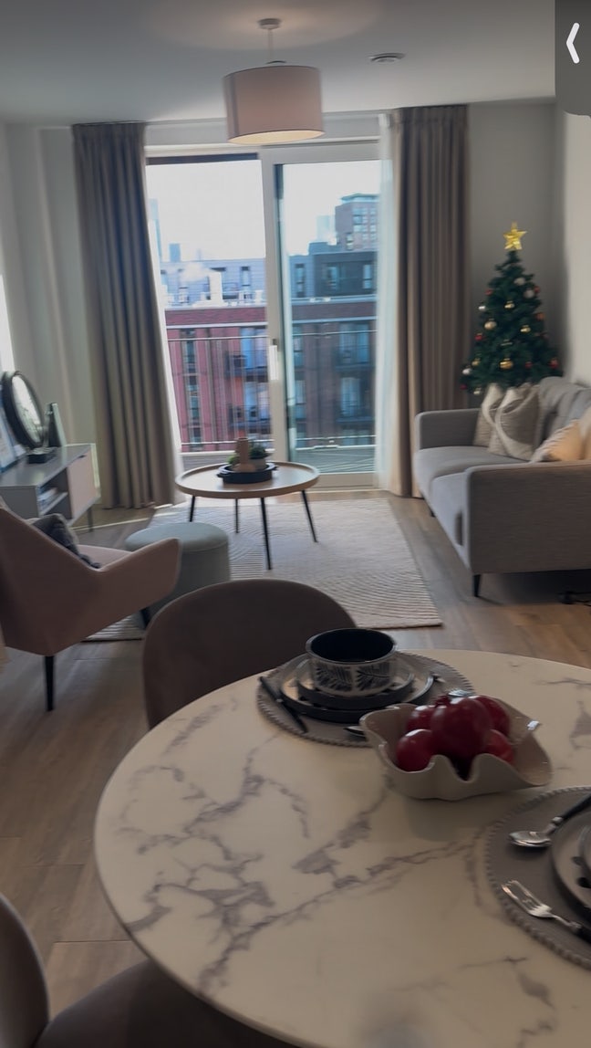 King-size en-suite room in 2 bed flat city centre Main Photo