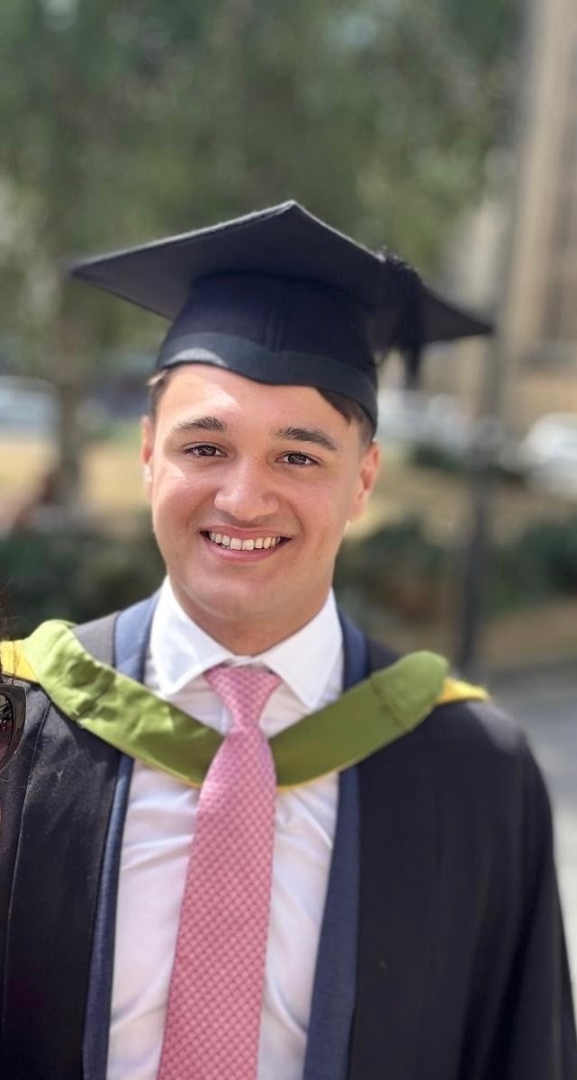 Professional Male seeks a single or double room Main Photo