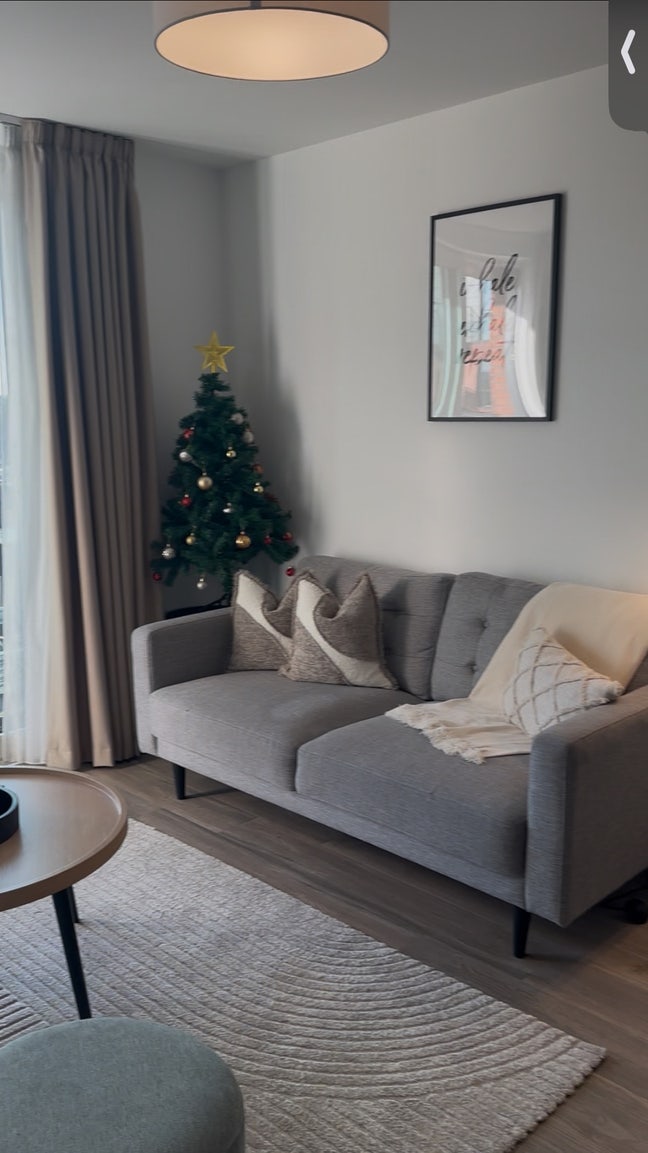 King-size en-suite room in 2 bed city centre flat Main Photo