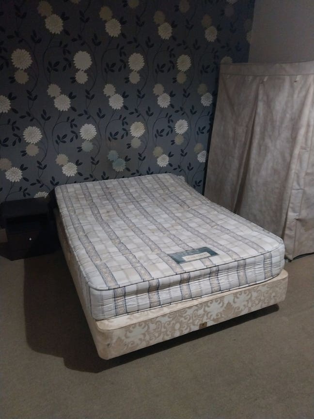 Rent home Main Photo