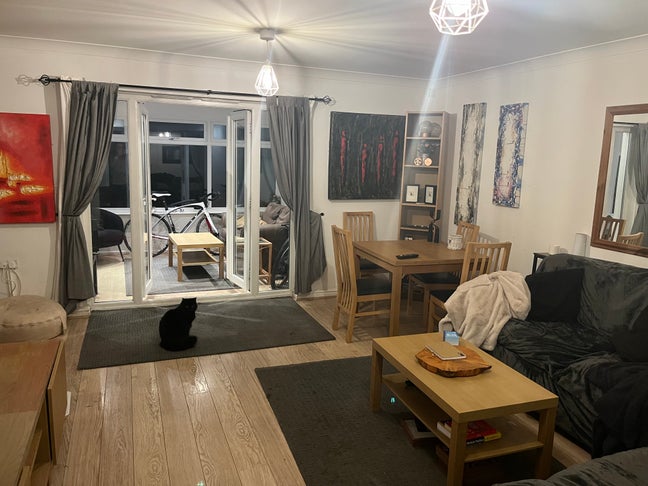 Large double room, quiet location  Main Photo