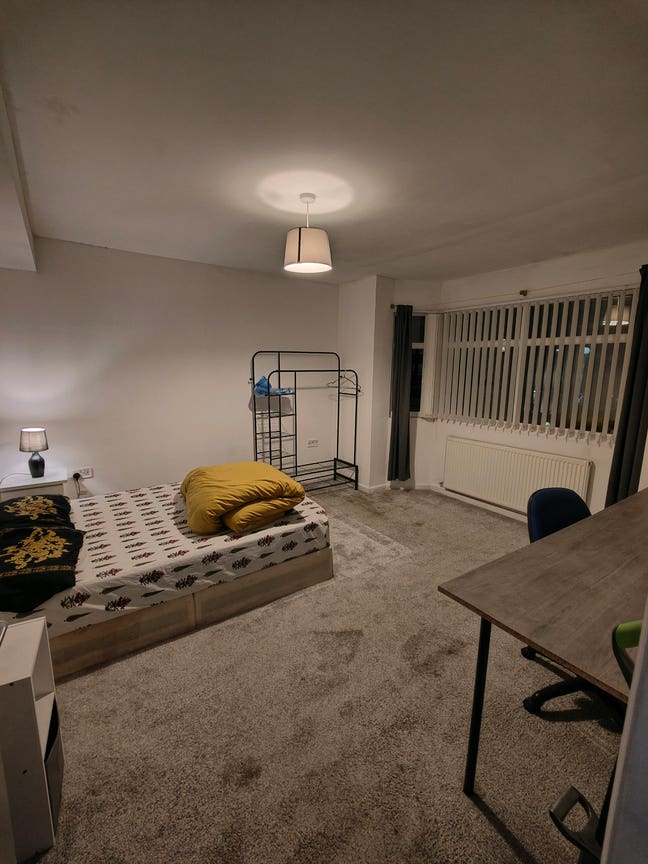 Room available. Manchester near NMGH Main Photo