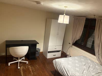 Room Available - Great Location - Brighton Main Photo