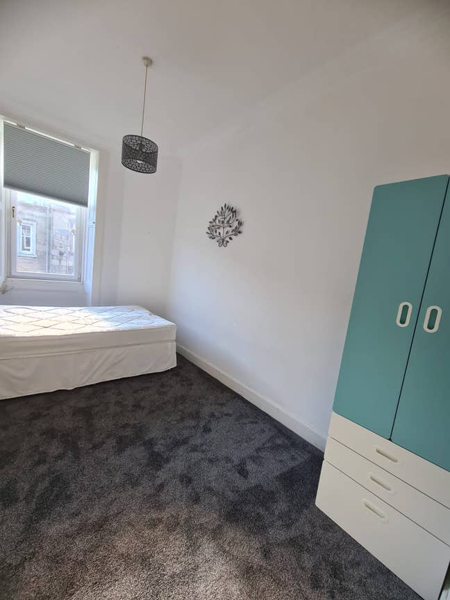 Double room in 3 bedroom flat  Main Photo