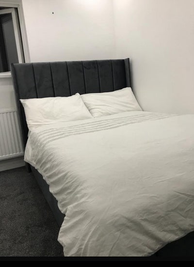 Clean and beautifully Decorated Room  Main Photo