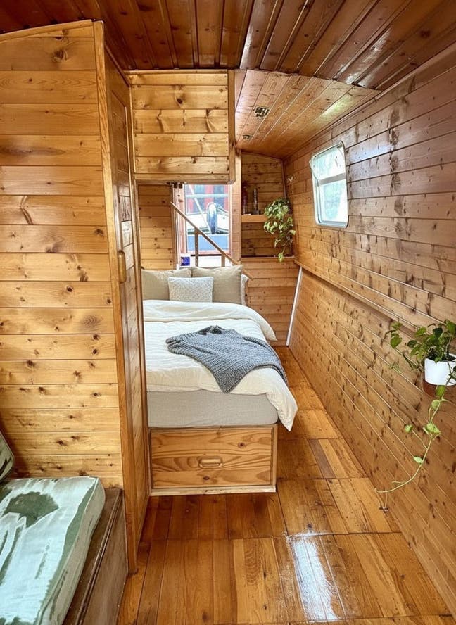 Luxury One/two Bed Flat on the River – Bills Inc Main Photo