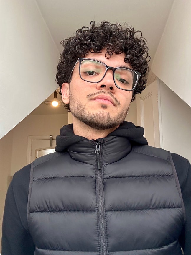 Professional Male seeks a single or double room Main Photo