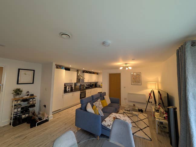 Spacious Two-Bedroom, Two-Bathroom Flat Main Photo