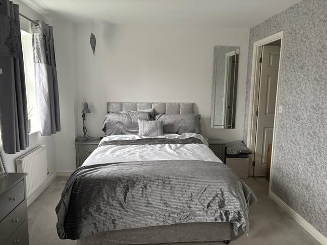 Lovely Double Room Available in Lymm short term Main Photo