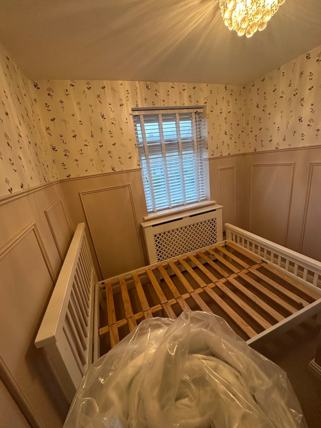 Double and small double rooms in clean quiet home Main Photo