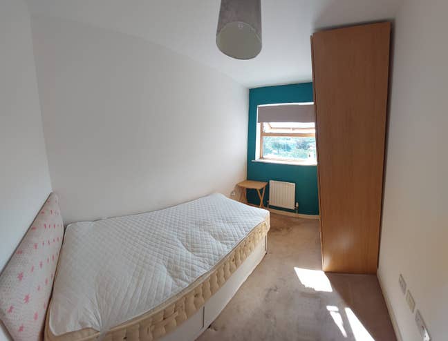 Singe room Main Photo