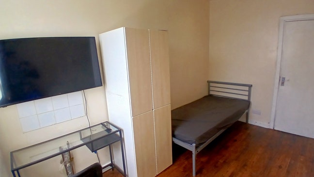 ST4/Stoke. Single + Smart TV + Fridge. Bargain!! Main Photo