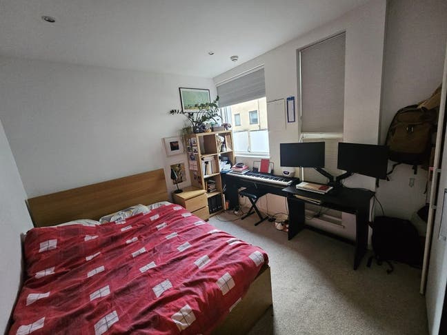 Great room to rent in Highbury! Main Photo
