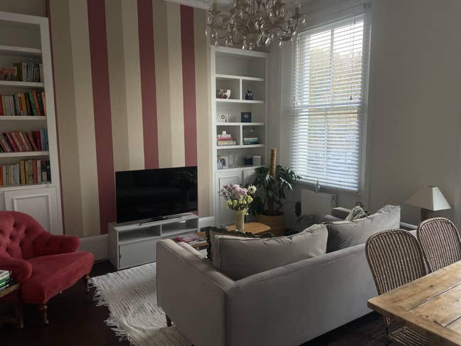 Double room available in pretty two bed flat Main Photo