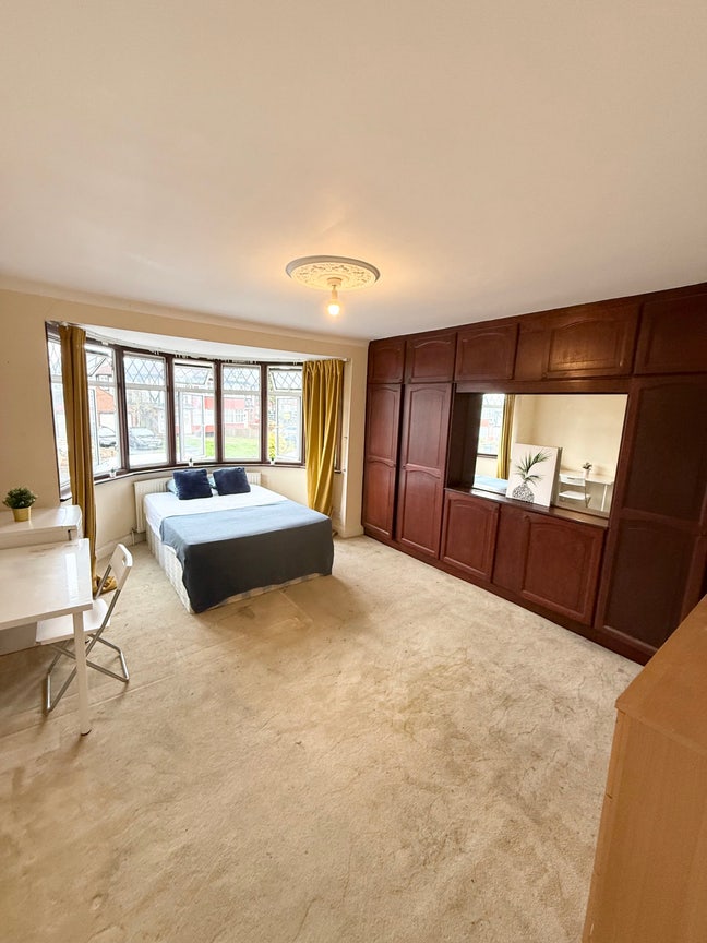 Massive Double/Twin Room in a Quite Place  Main Photo