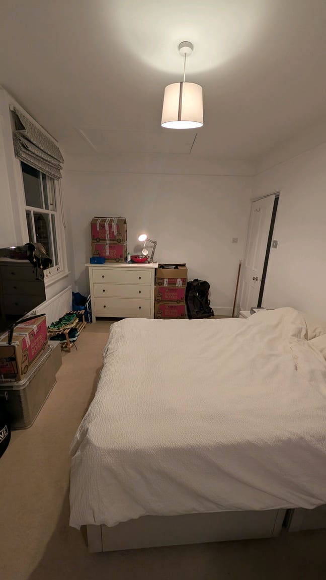 Large double room Latchmere road Main Photo