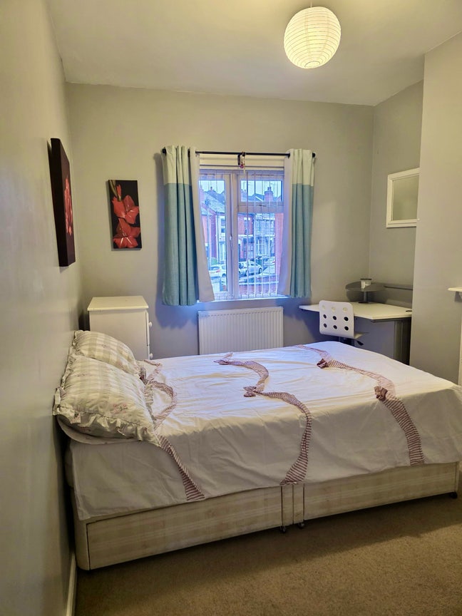 Large Studios Double & Single Rooms in Earlsdon  Main Photo