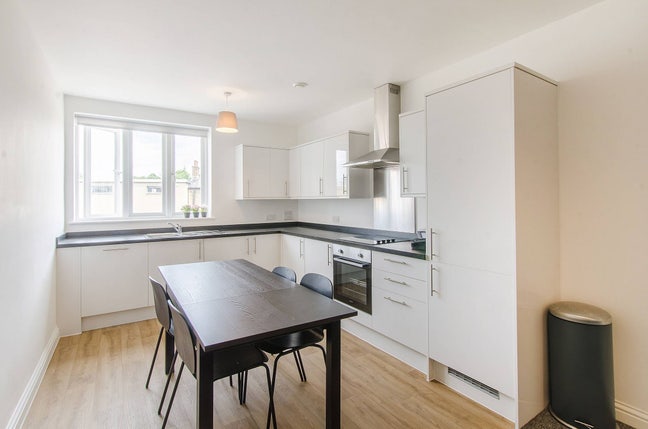 4 Bedroom shared flat Cutty Sark Main Photo