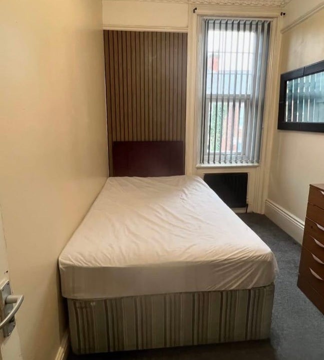 Single Room available in Sidney Grove NE4 Main Photo