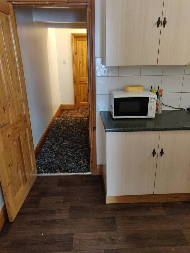 Shared Apartment Fully Furnished  Refurbished Main Photo