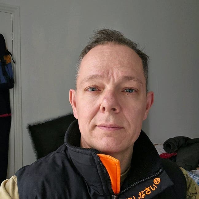 Professional Male seeks a single or double room Main Photo