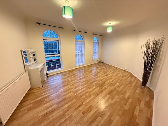 Bright Double Room Near Stanmore Station Main Photo