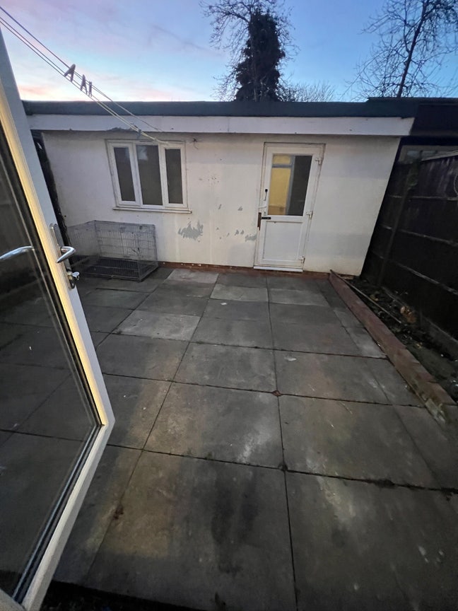 3 Bed House Becton Main Photo