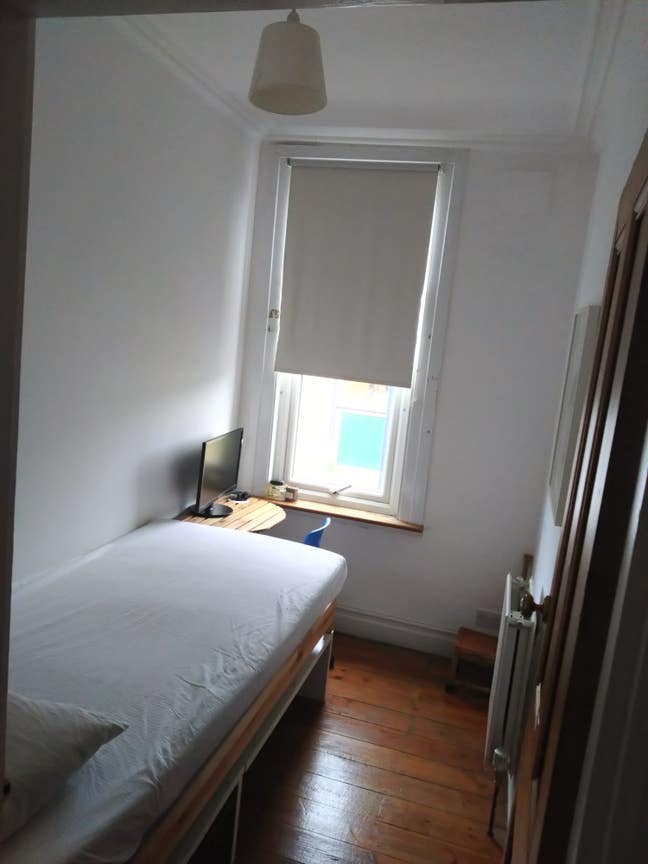 Cozy single room for 1 female available now Main Photo