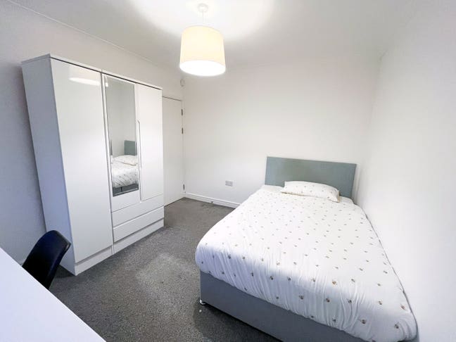 25% off First Months Rent Double Rooms Main Photo