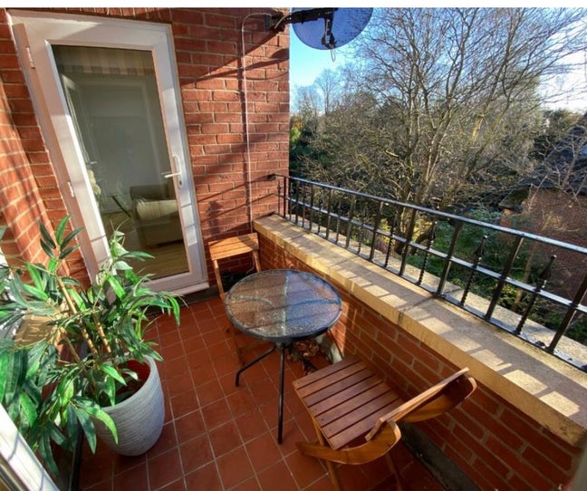 1 bedroom available in West Didsbury flat  Main Photo