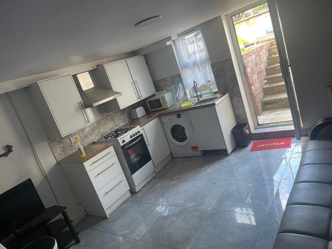 1 Bedroom fully furnished Flat to rent Main Photo