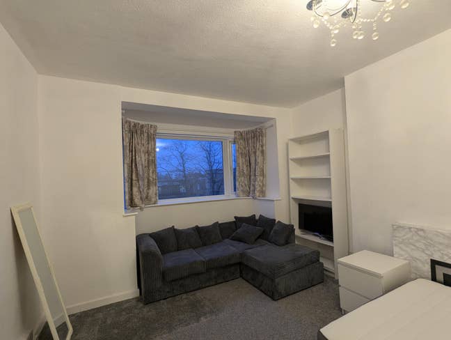 Bright and peaceful 2 double rooms W12 Main Photo