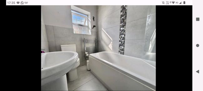 Single room for rent in Brighouse  Main Photo