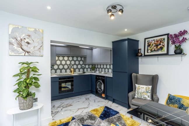 Wow Factor Studio Style Single Room Main Photo