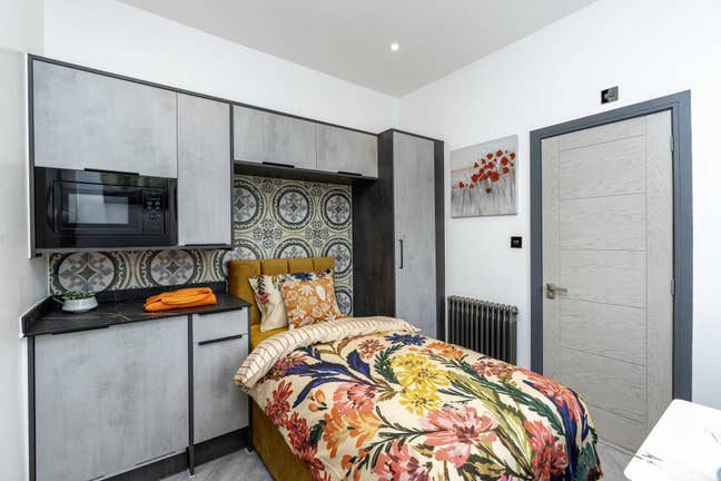 Wow Factor Studio Style Single Room Main Photo