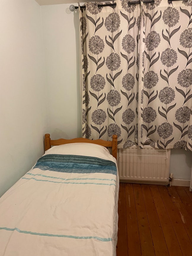 Large single room  Main Photo