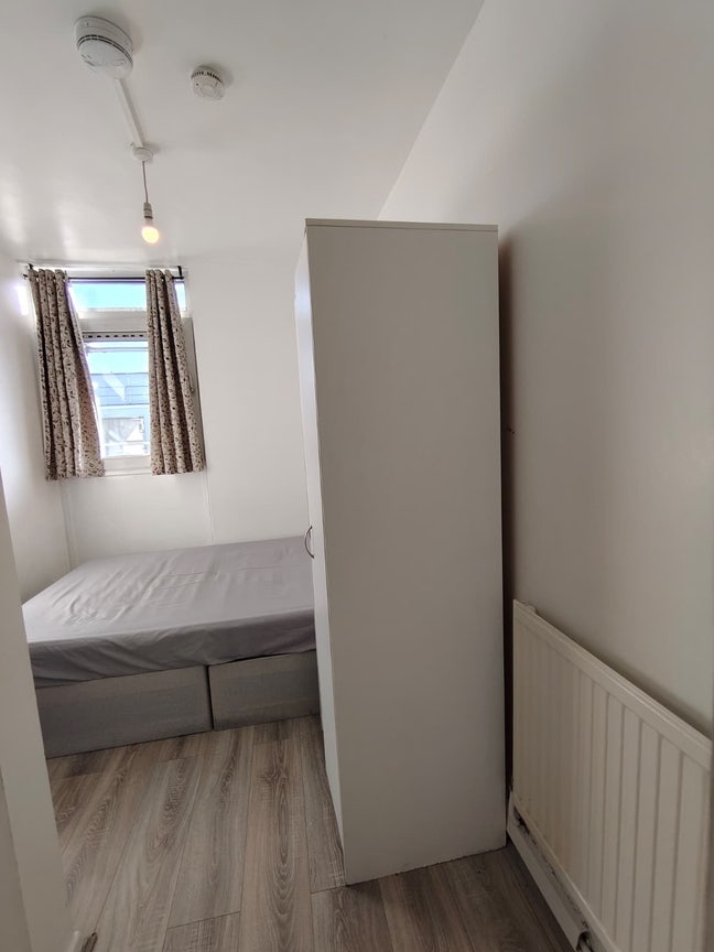 Nice Room in Stepney Green Area**Half Deposit** Main Photo