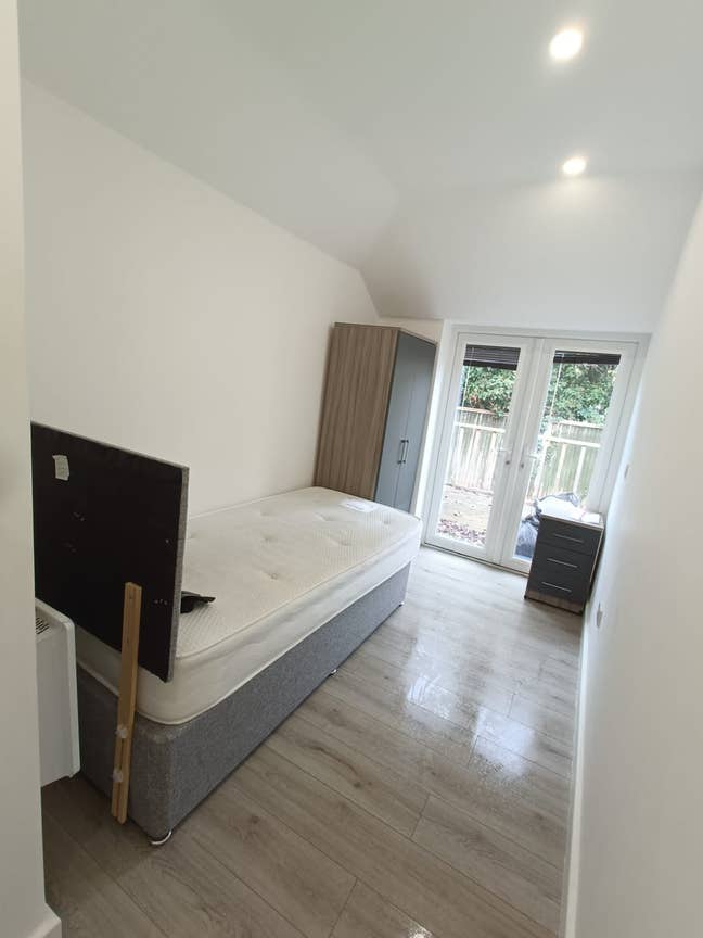 Self-Contained En-Suite Room | All Bills Included  Main Photo