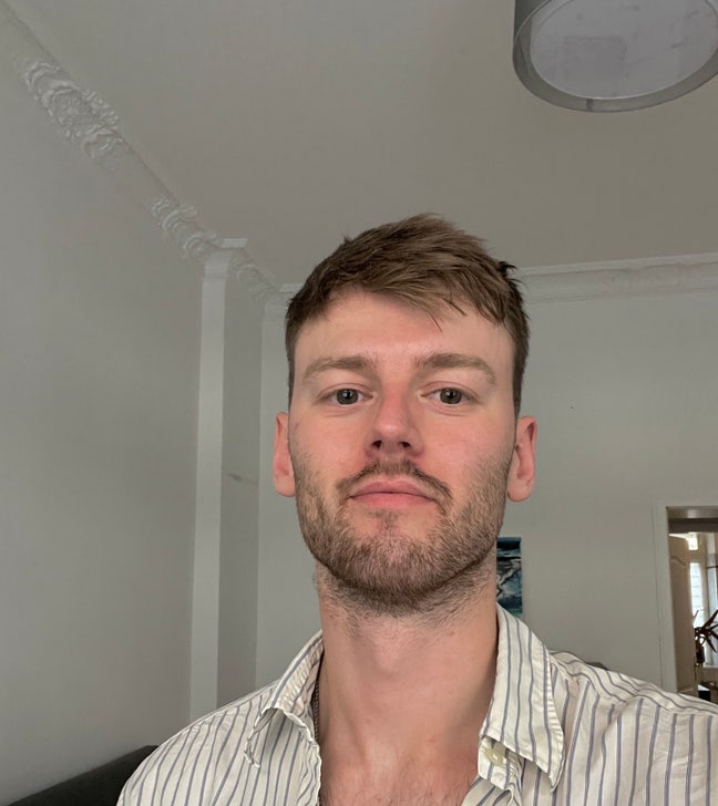 Moving to Manchester looking for flatmate Main Photo